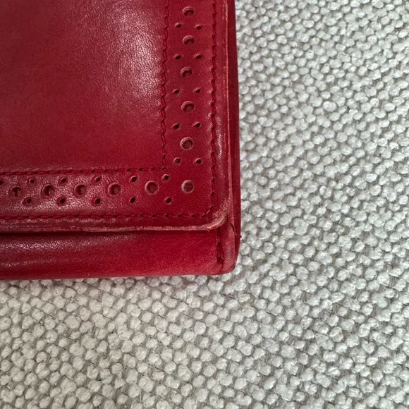 Yves Saint Laurent Crimson Leather Accessory - Picture 16 of 16